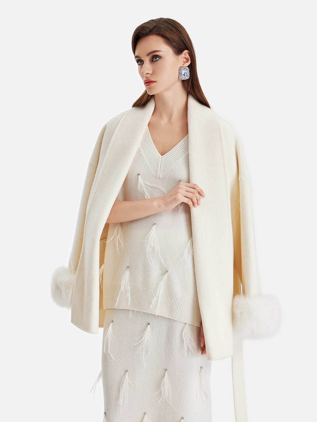 Minimalist Peluş Manşetli Kaban