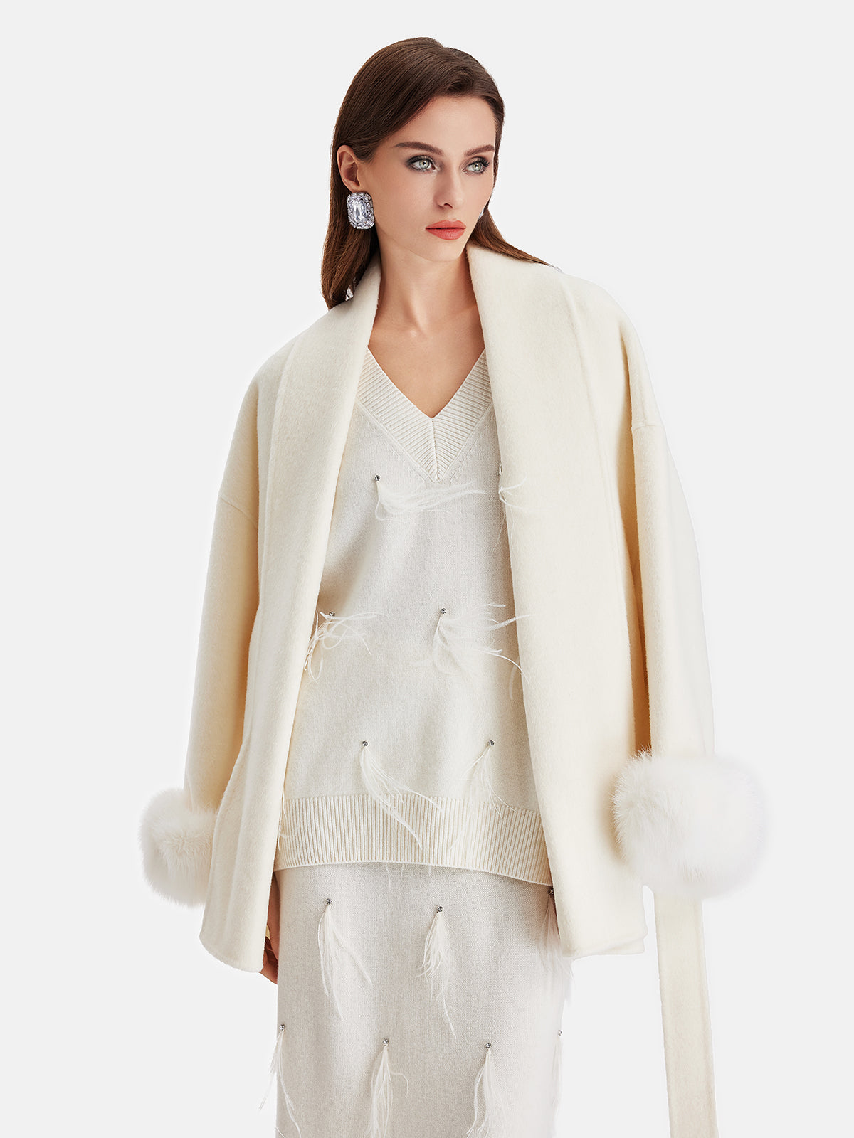 Minimalist Peluş Manşetli Kaban