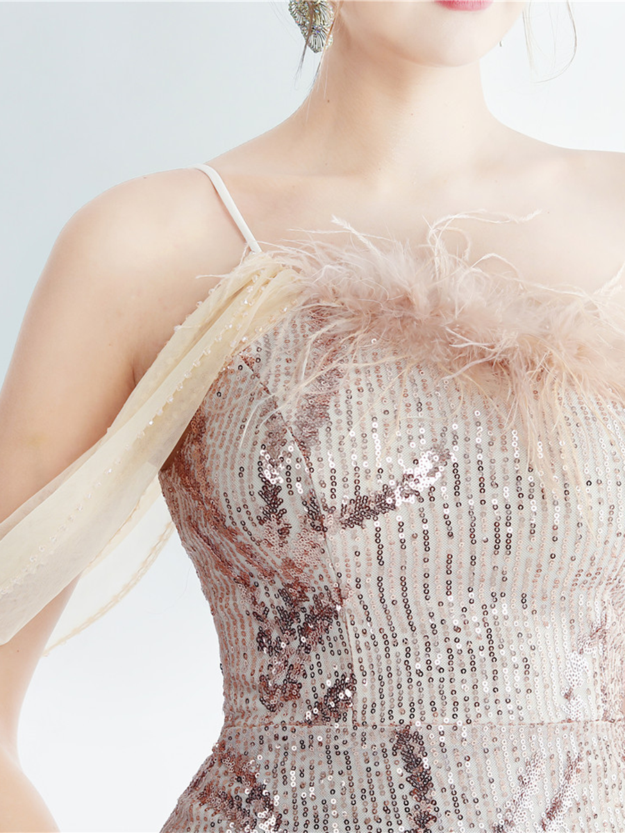 Elegantes Maxikleid Idalia mit Federverzierungen