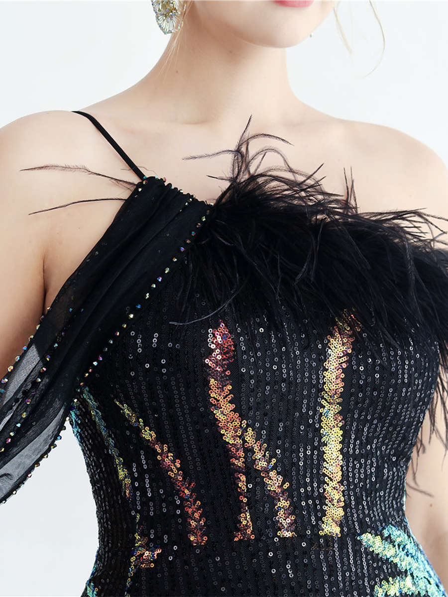 Elegantes Maxikleid Idalia mit Federverzierungen
