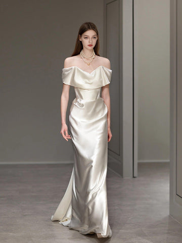 Celandine Drapiertes Satin-Fishtail-Maxikleid 