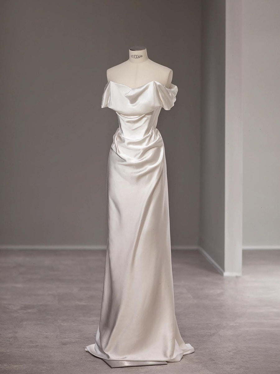 Celandine Drapiertes Satin-Fishtail-Maxikleid 