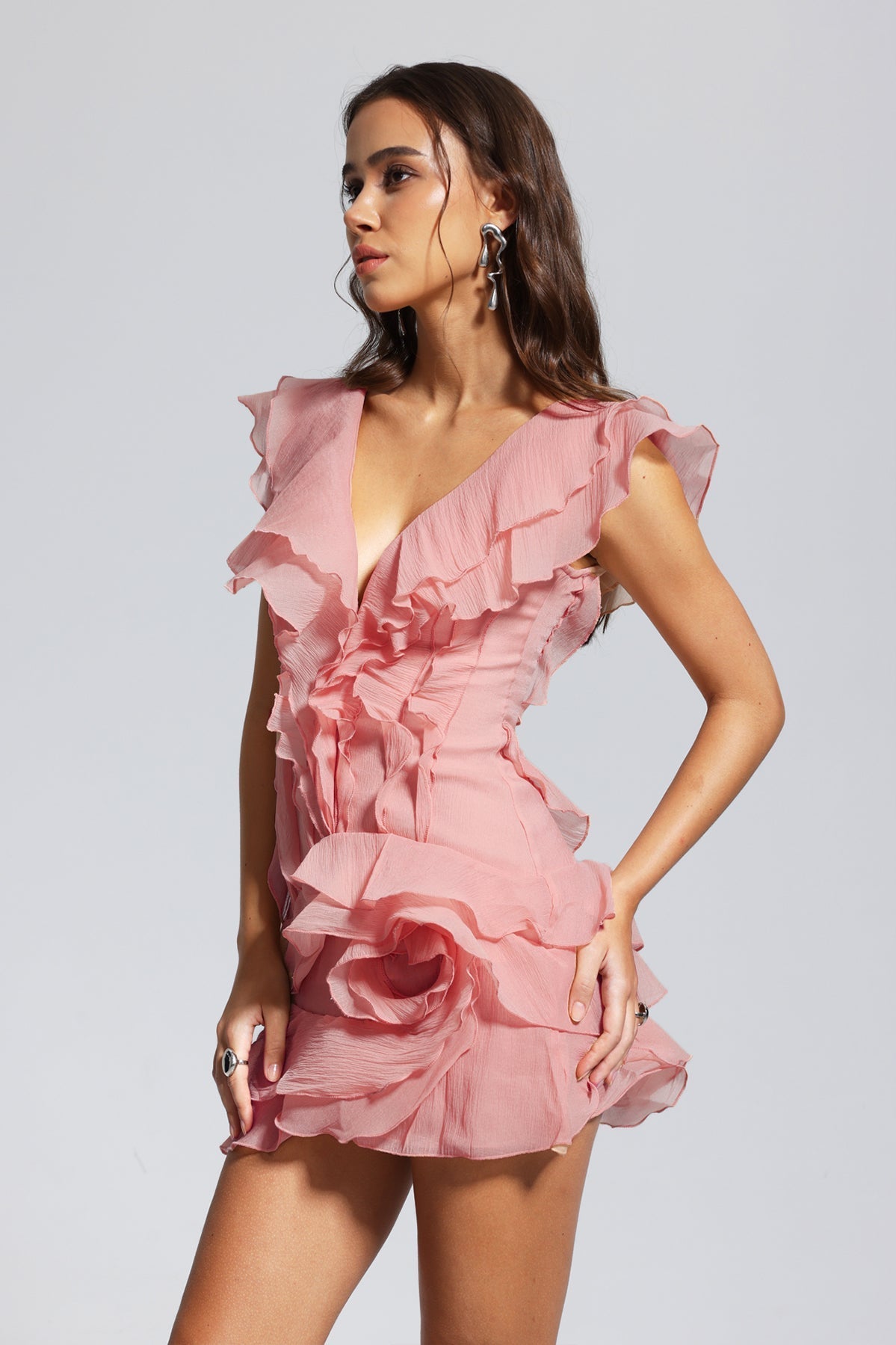 Maura V Yaka Fırfırlı Asimetrik Mini Elbise Pembe
