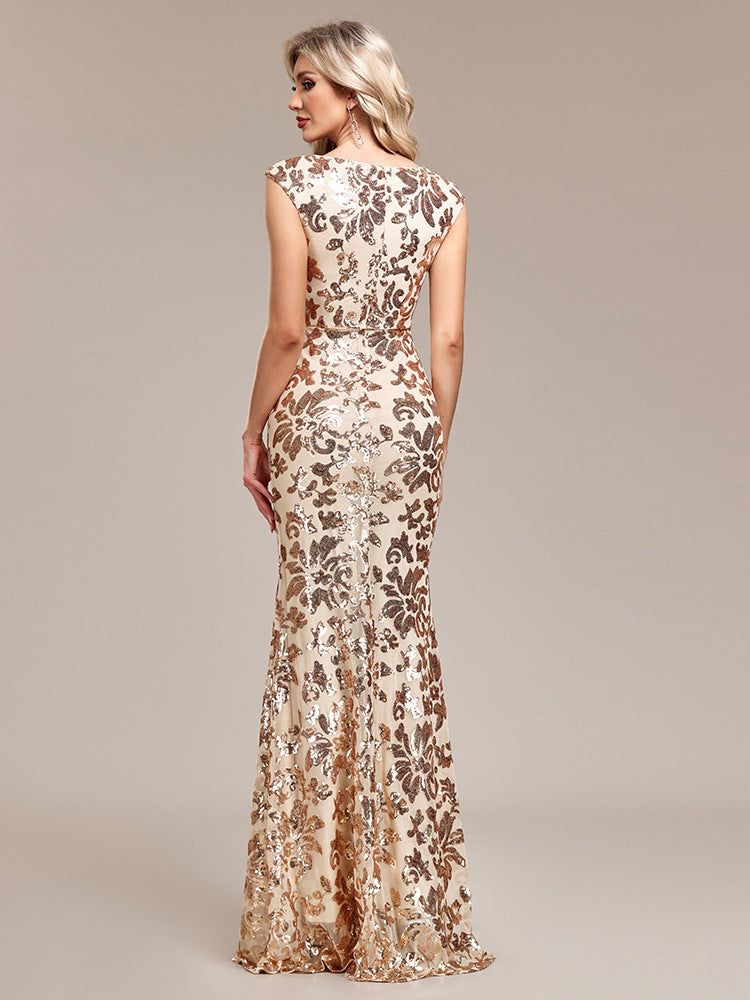 Enges Pailletten-Maxikleid in Gold