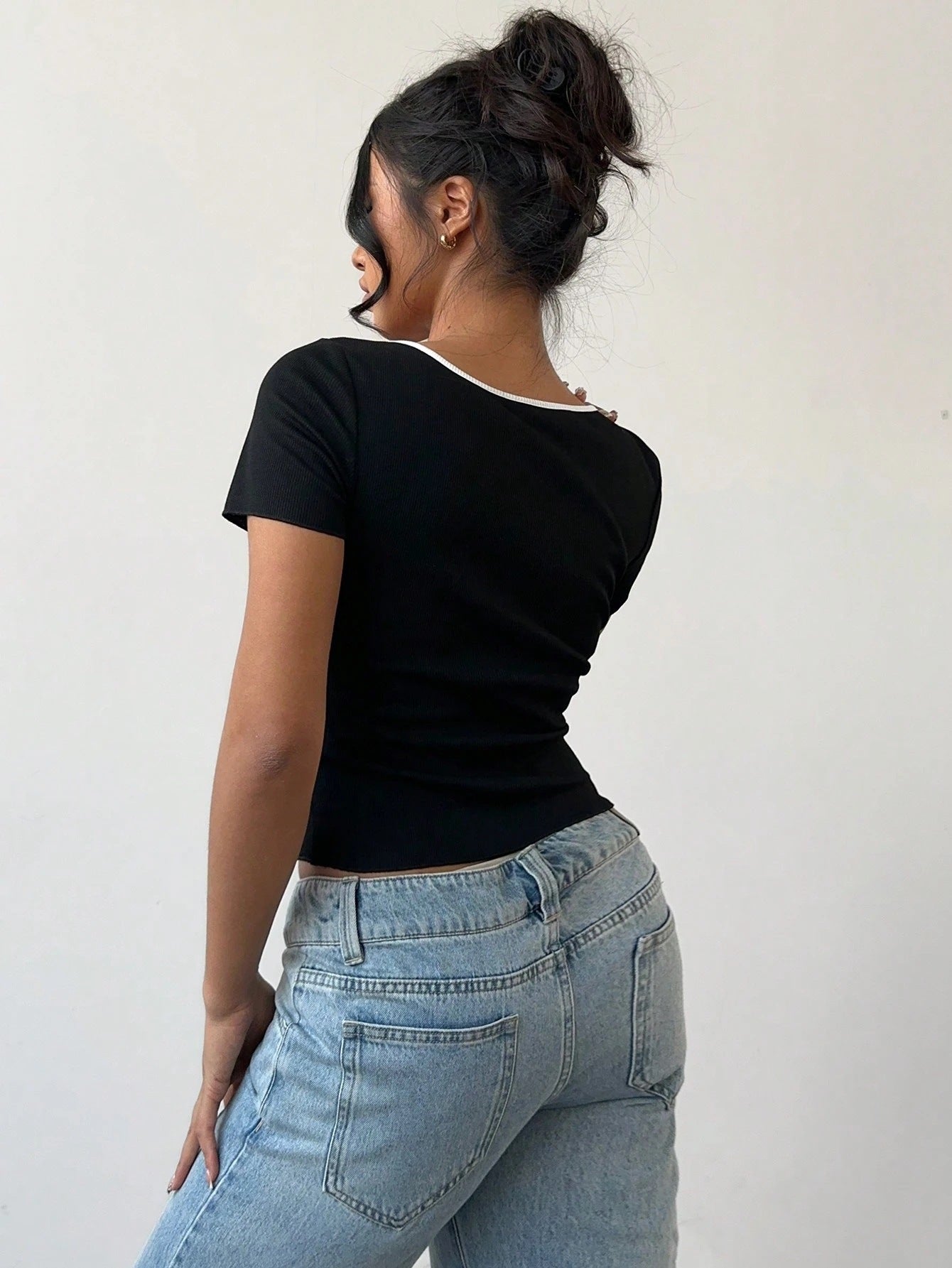 Fiyonk Detaylı Kısa Bahar İçin Crop