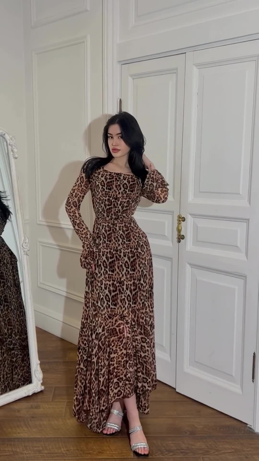Alisora Leopar Desenli Yırtmaçlı Elbise