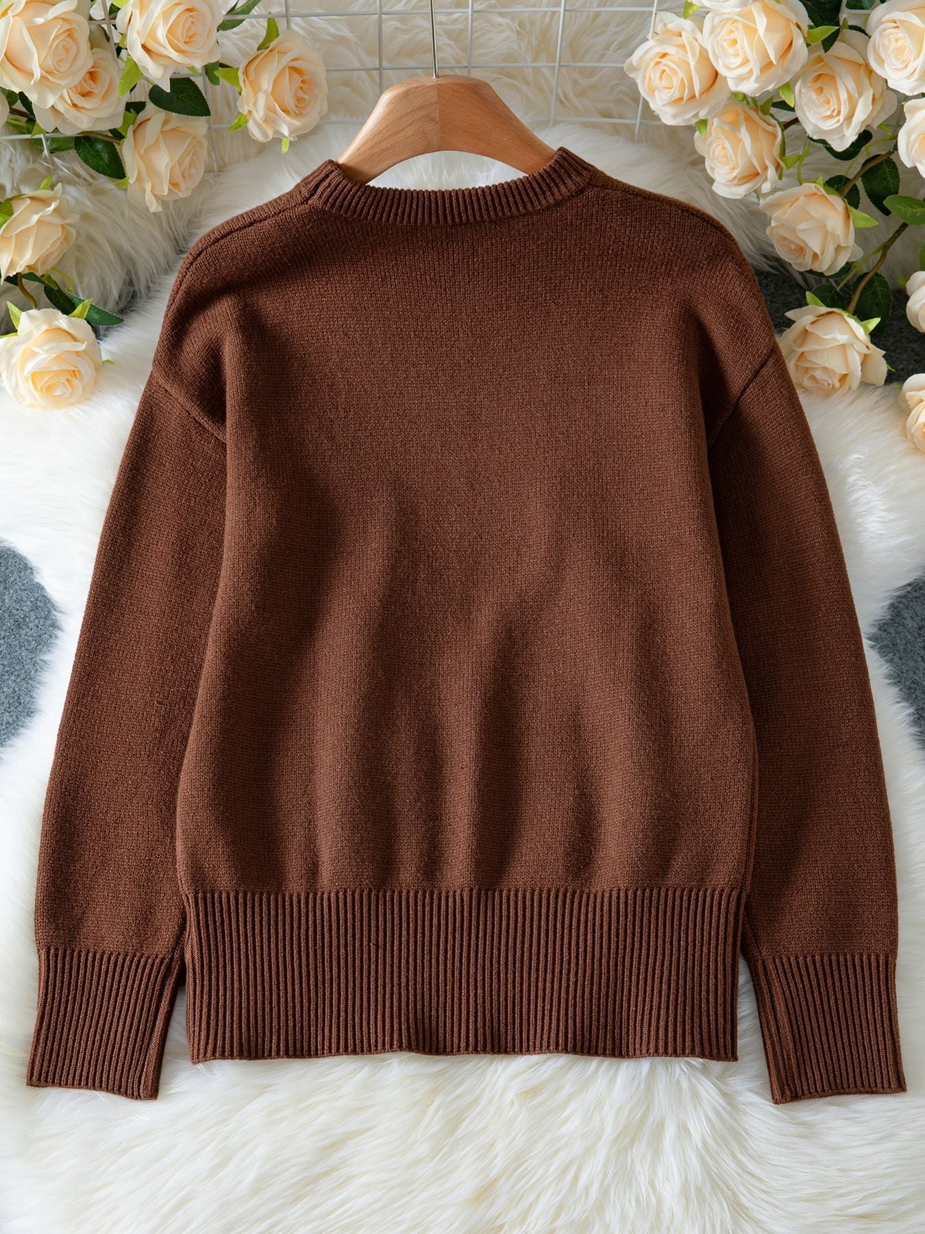 Minimalistischer, schlichter Schichtpullover