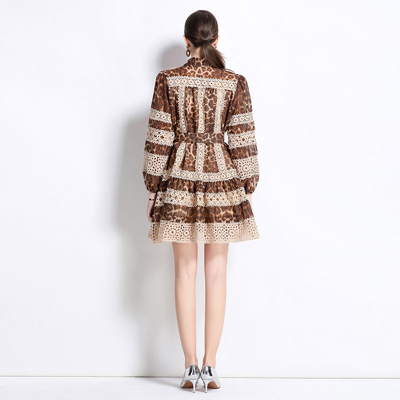 Léonor Minikleid mit Leopardenmuster und Cut-Out-Einsätzen