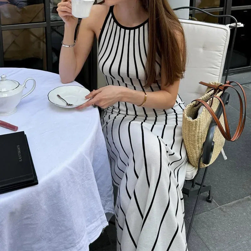 Alisora Dikey Çizgili Triko Maxi Elbise