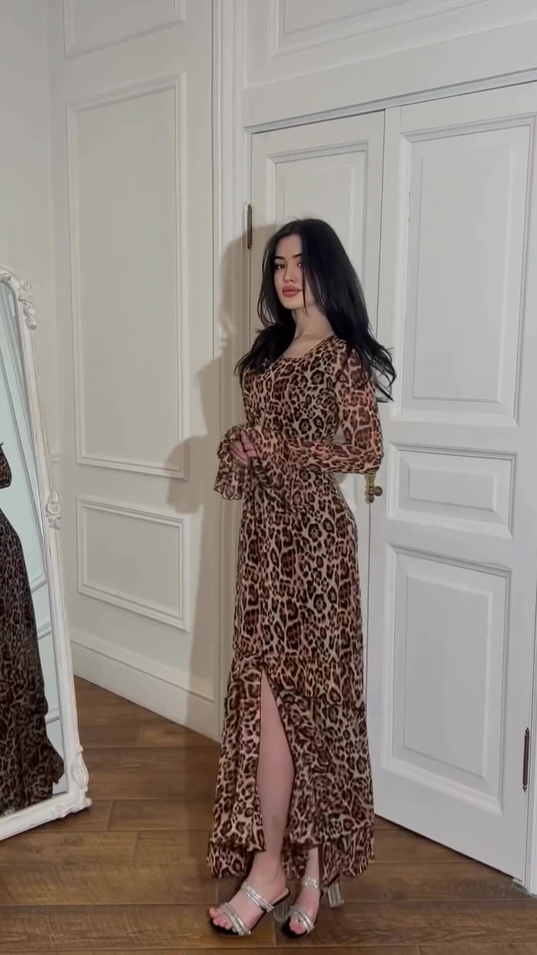 Alisora Leopar Desenli Yırtmaçlı Elbise