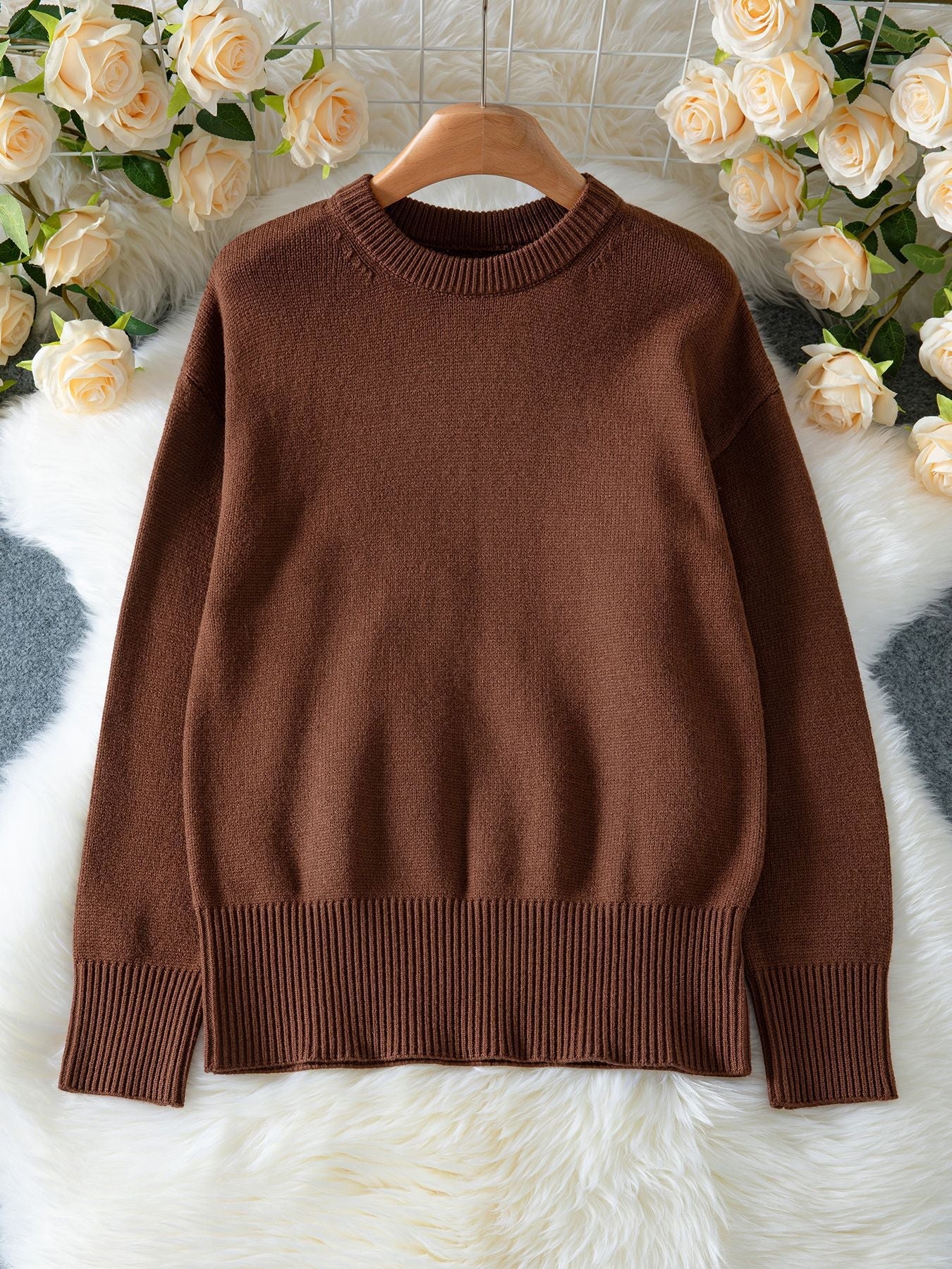 Minimalistischer, schlichter Schichtpullover