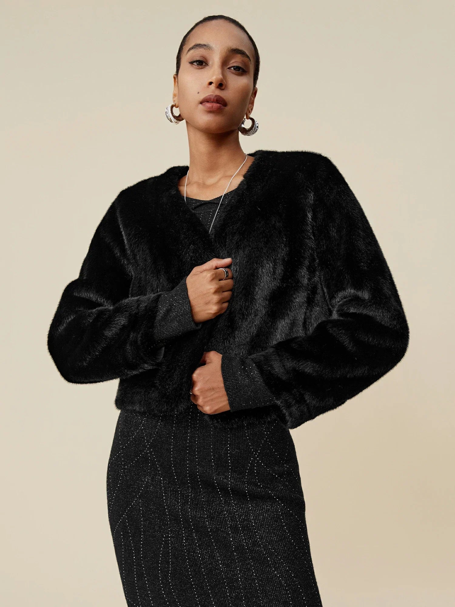 V-Neck Long-Sleeved Eco-Friendly Fur Short Coat