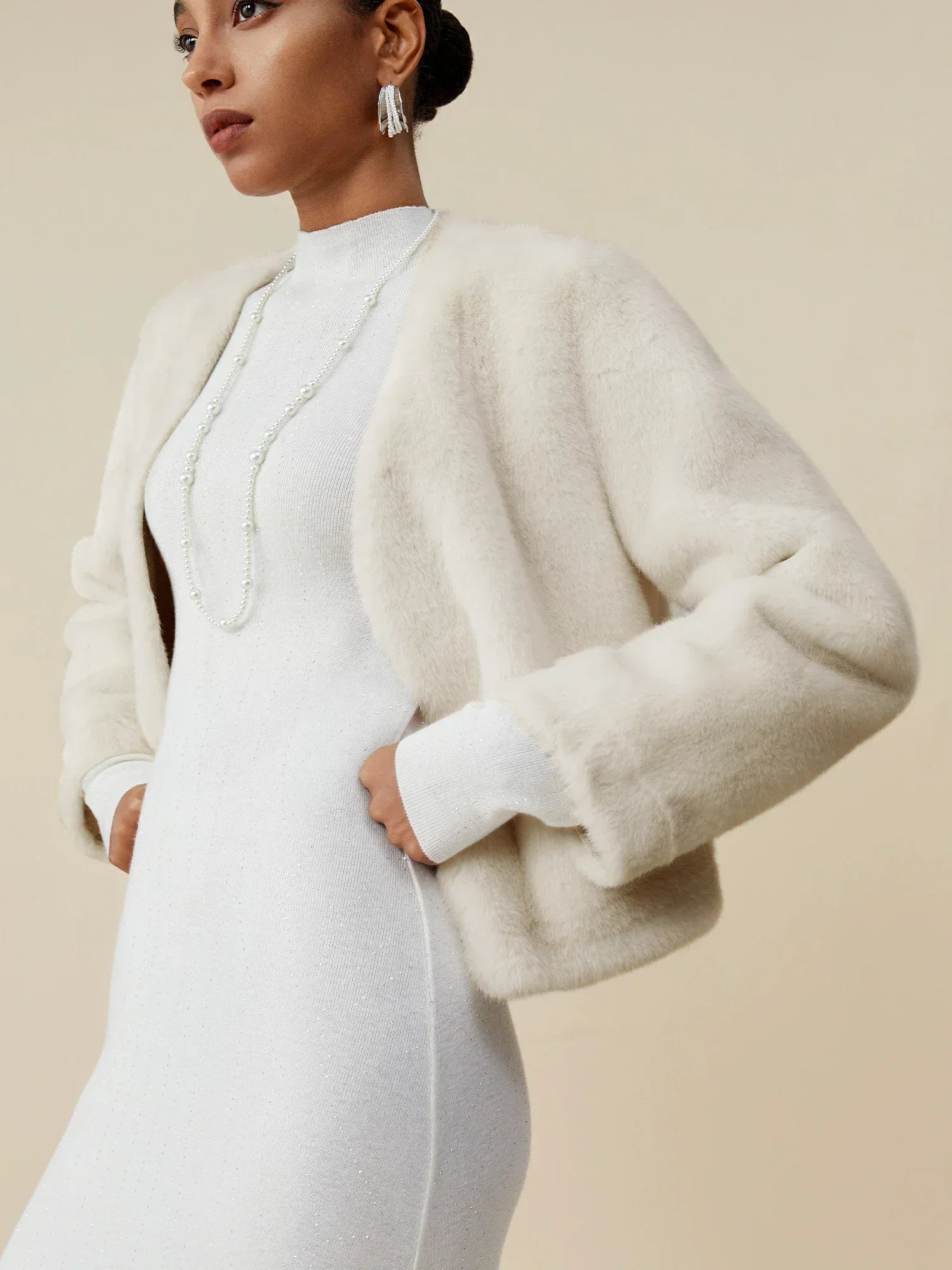 V-Neck Long-Sleeved Eco-Friendly Fur Short Coat