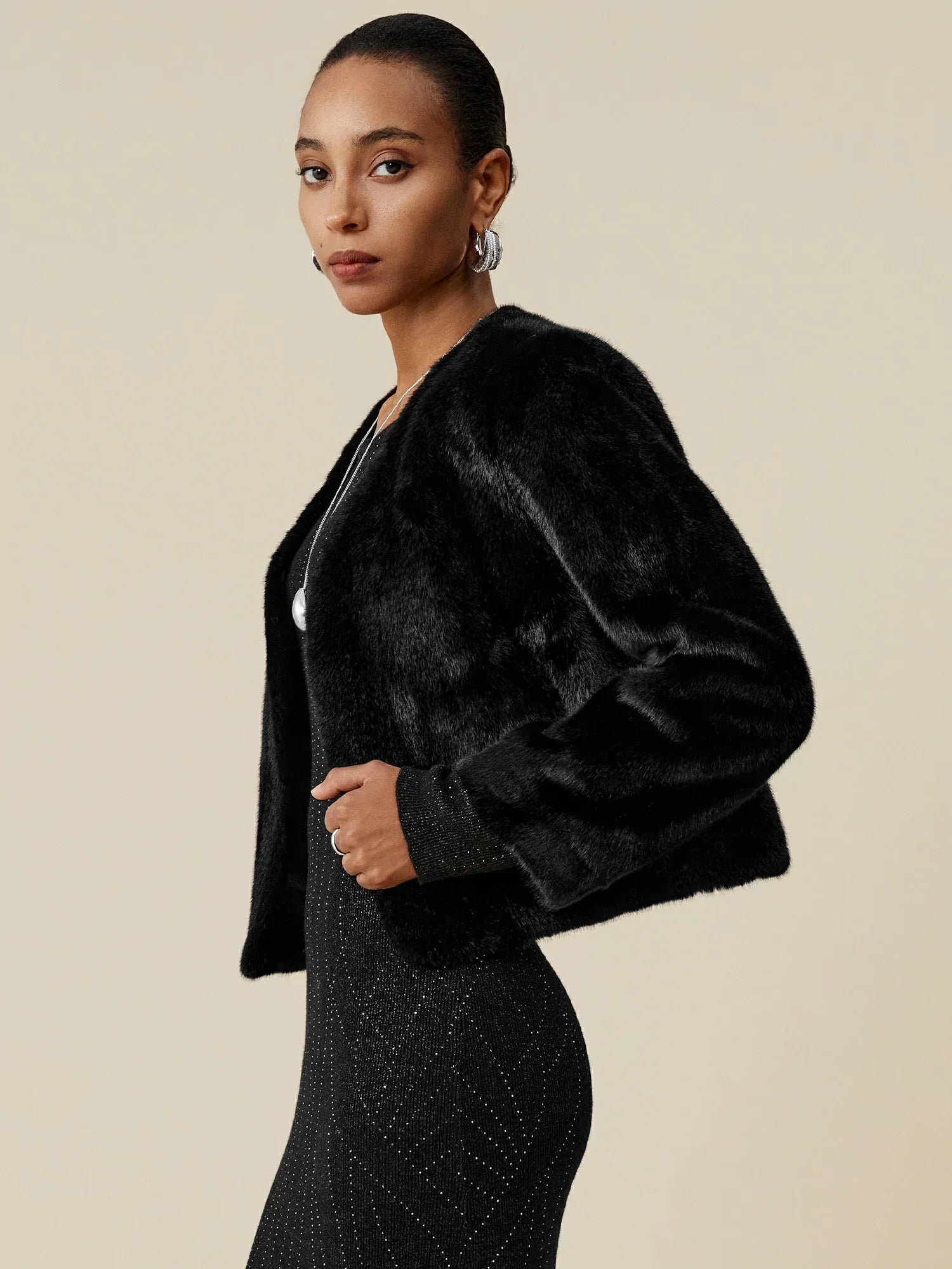 V-Neck Long-Sleeved Eco-Friendly Fur Short Coat