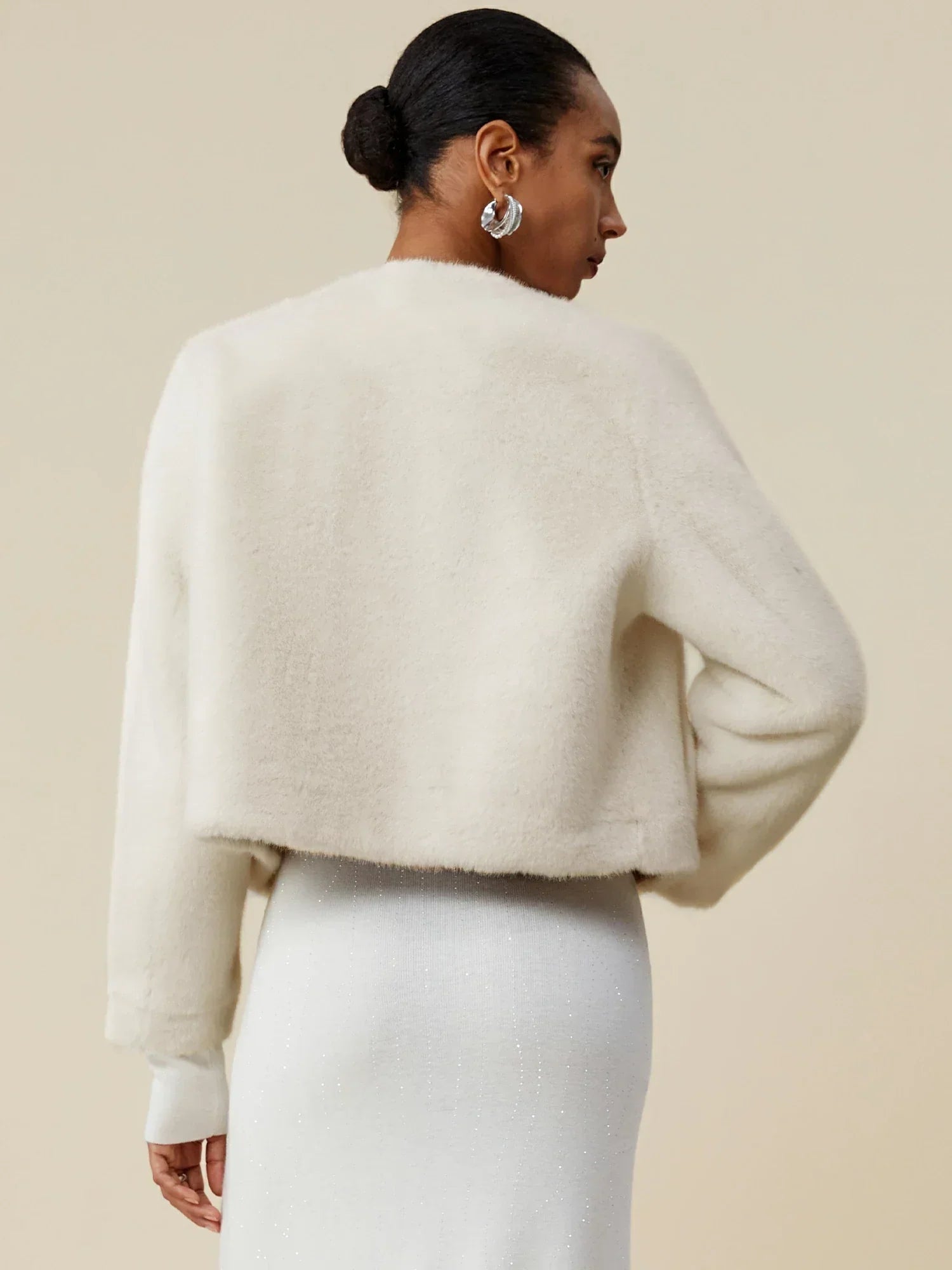 V-Neck Long-Sleeved Eco-Friendly Fur Short Coat