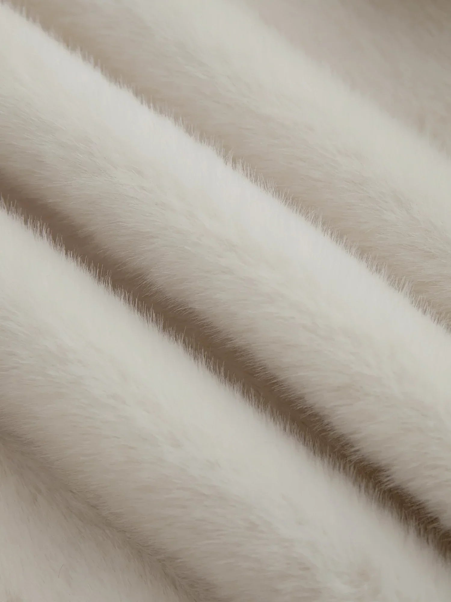 V-Neck Long-Sleeved Eco-Friendly Fur Short Coat