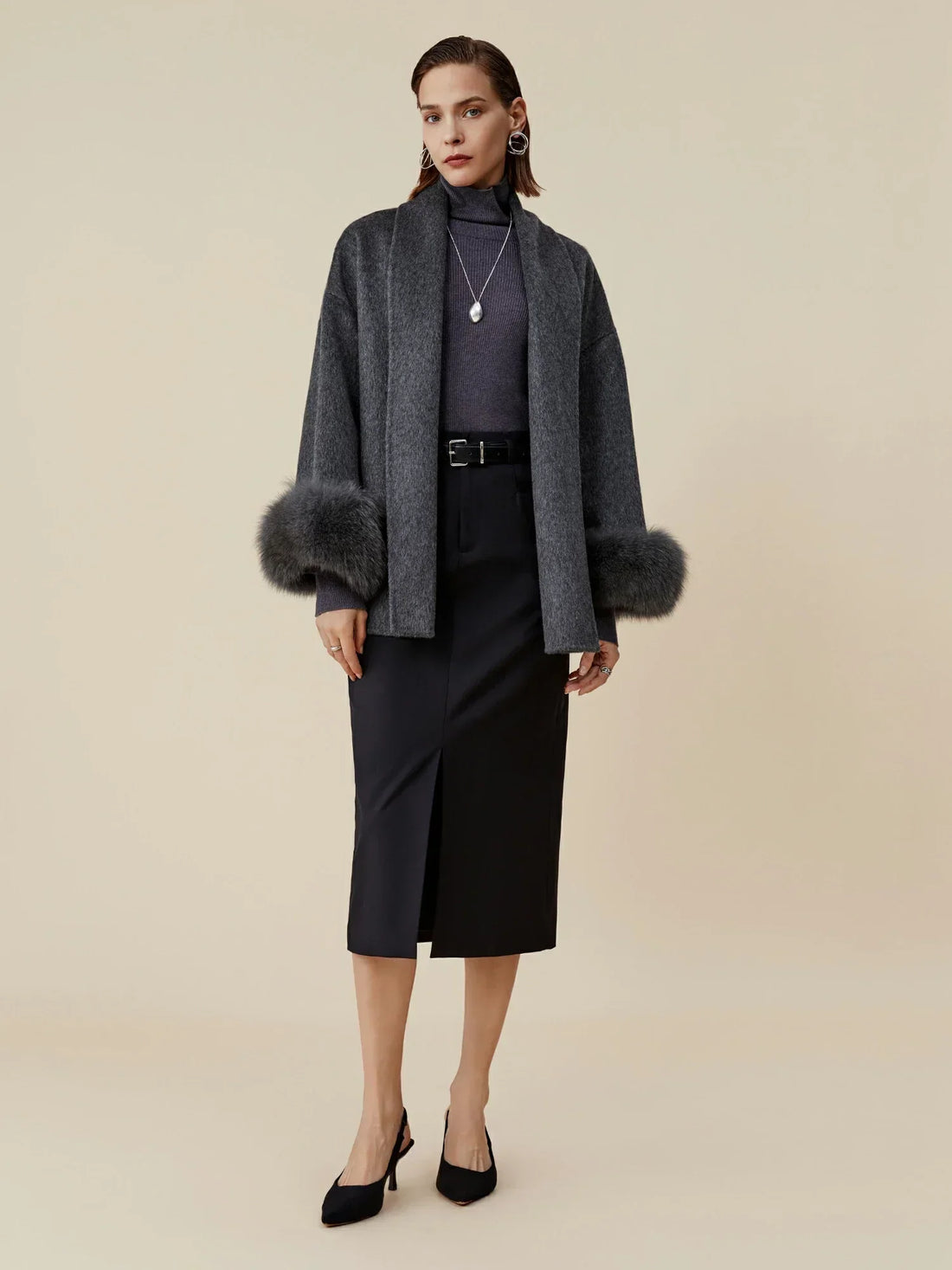 Wool Collar Long Sleeved Plush Cuff Short Coat