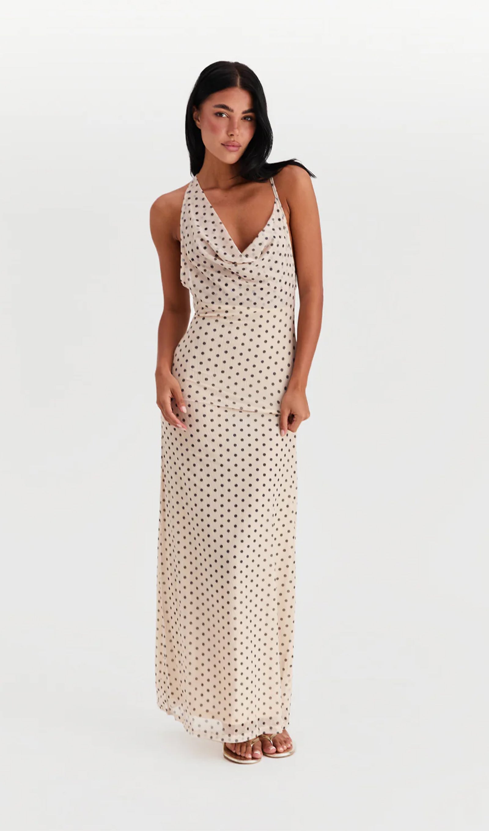 Asymmetrisches Maxikleid mit Kapuze und Polka-Dots 