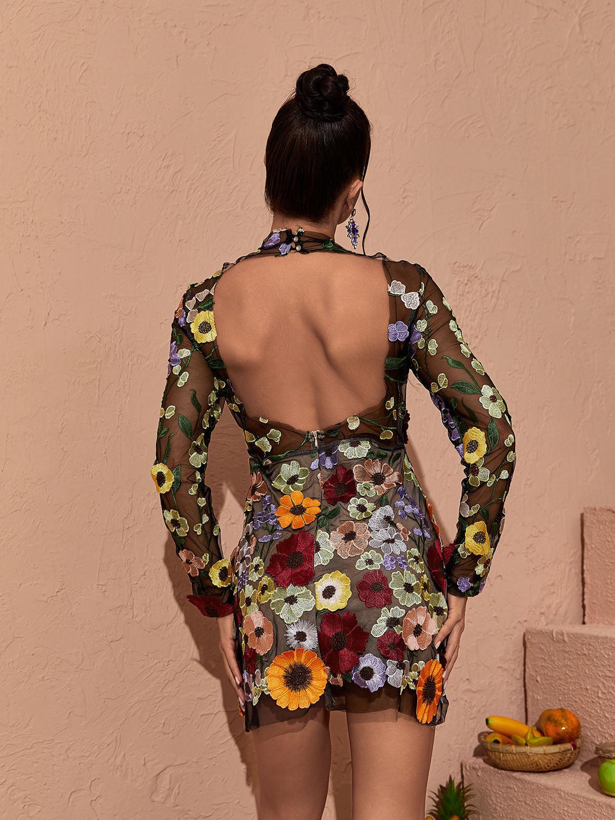 Saige Schwarzes, langärmeliges Minikleid aus Mesh mit Blumenmuster