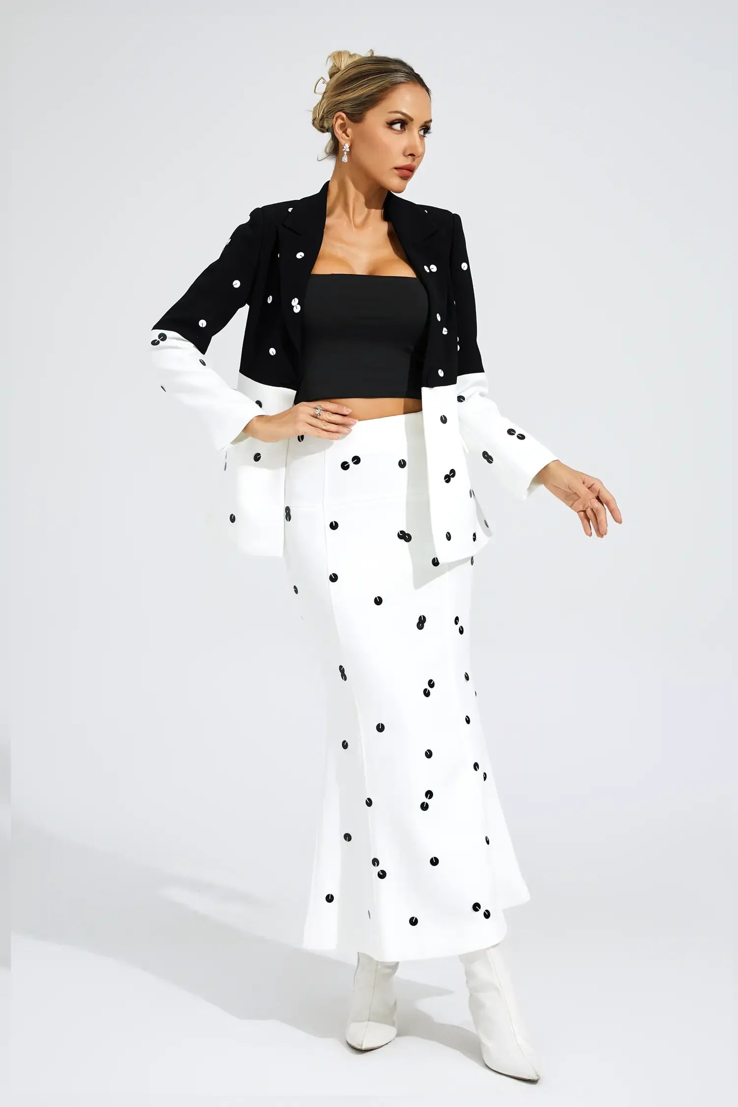 Nella Beyaz Puantiyeli Maxi Blazer Takım