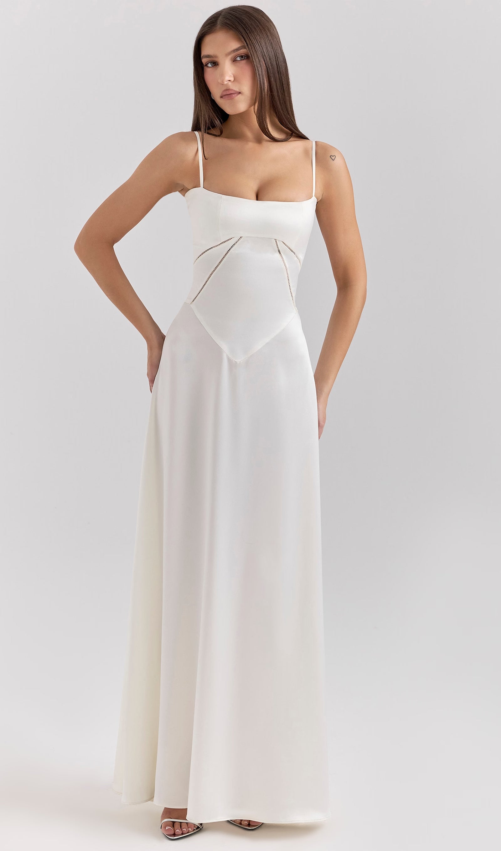 Maxikleid aus Satin und Spitze 