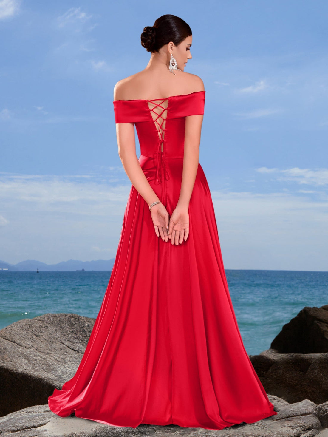 Astrid Satin-Maxikleid mit Drapierung und Rüschen 
