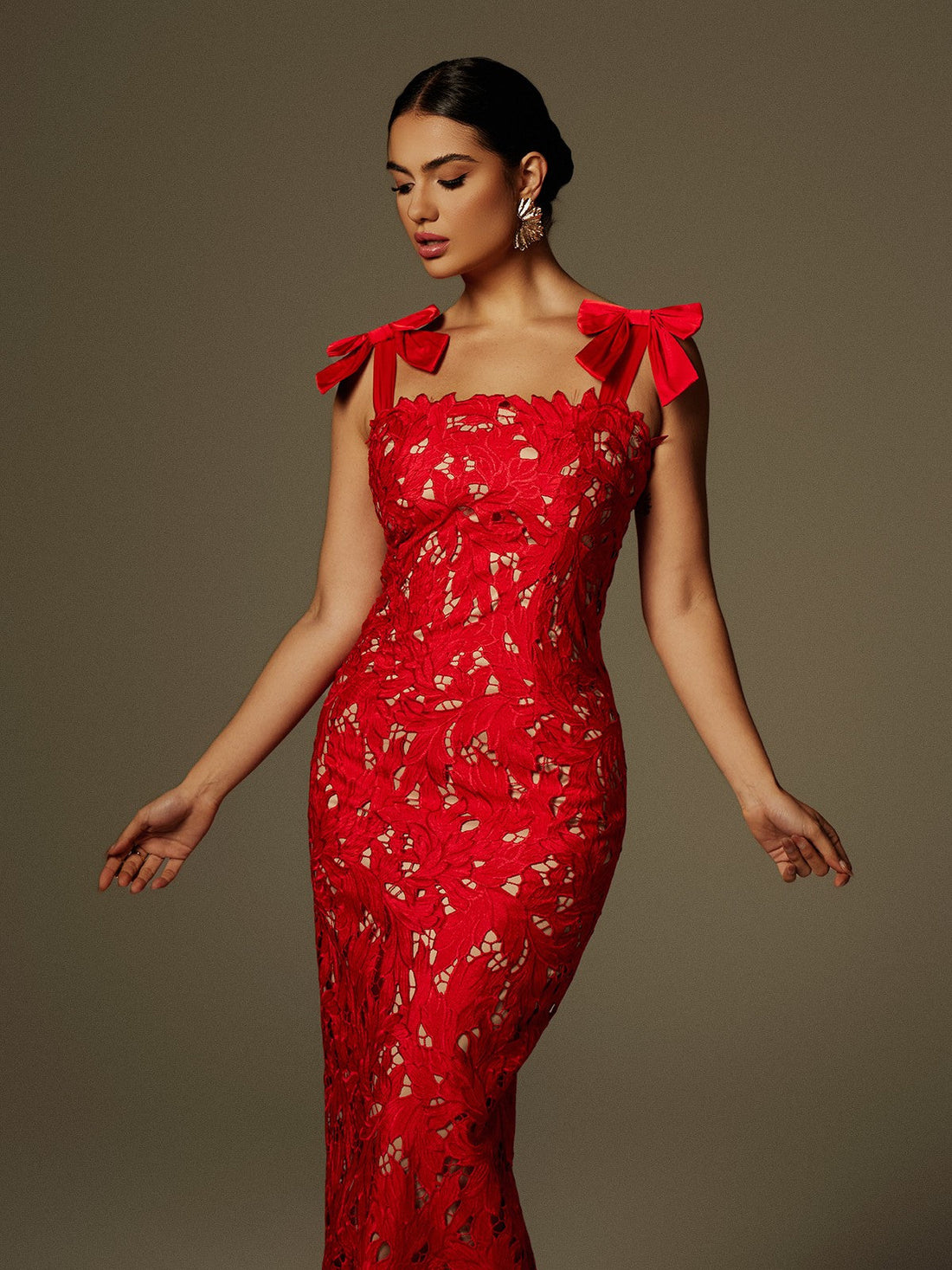 Zerrins Maxikleid mit Schleife und Blumenmuster 