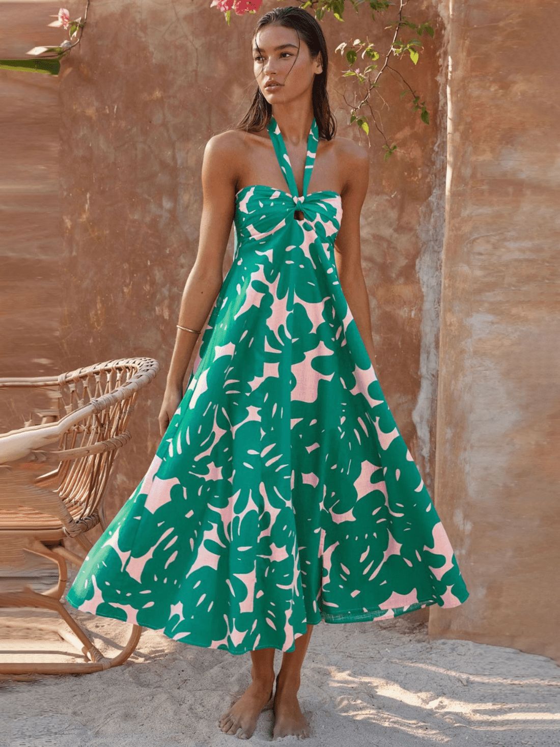 Lorbeerfarbenes Neckholder-Maxikleid – Grün