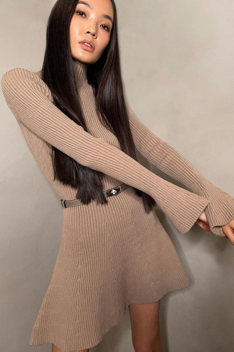 Geripptes Strick-Winterminikleid – Beige
