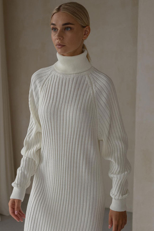 Geripptes Strick-Winterminikleid – Weiß