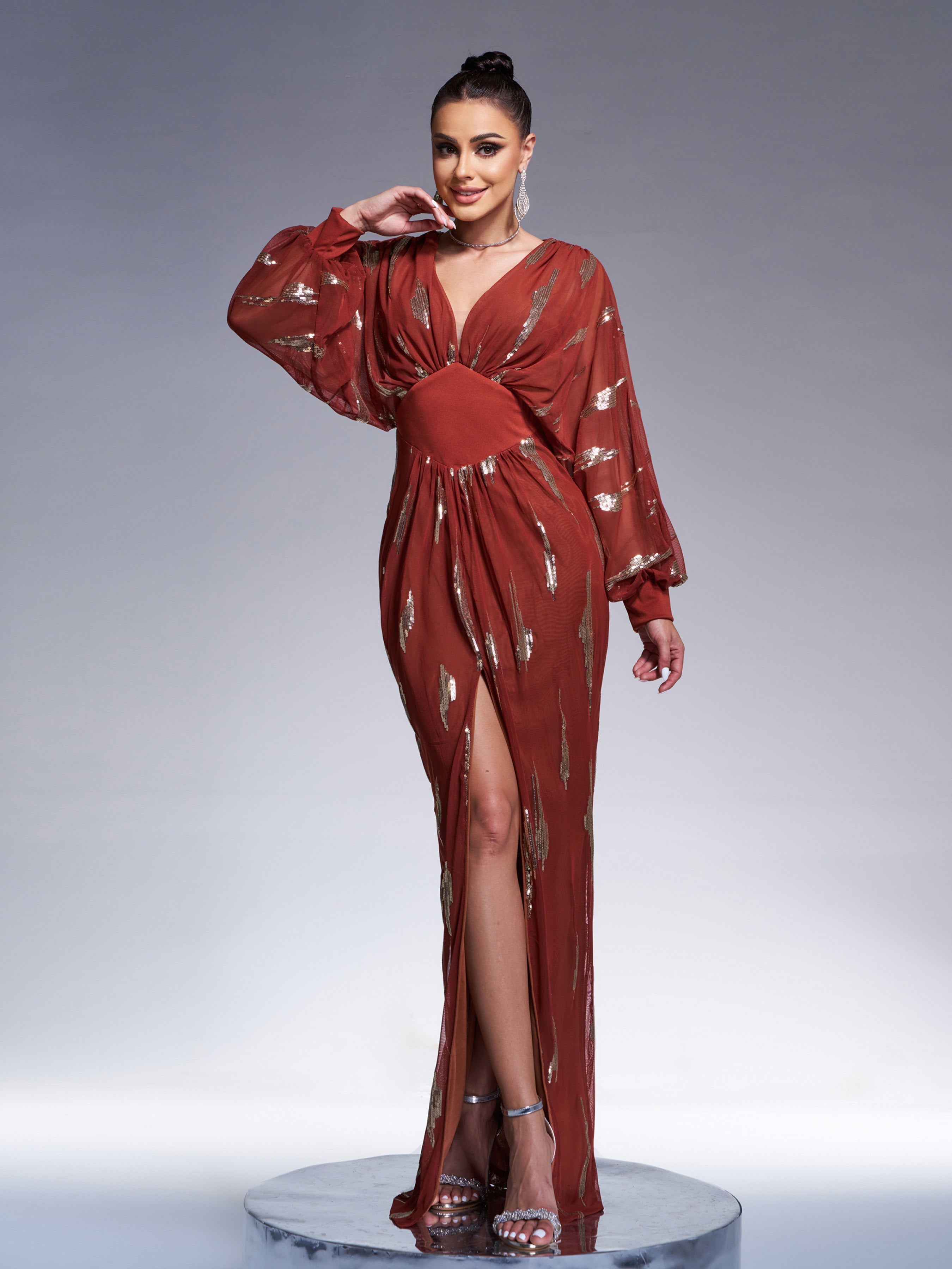 Rhiannon Elegantes Maxikleid mit Laternenärmeln