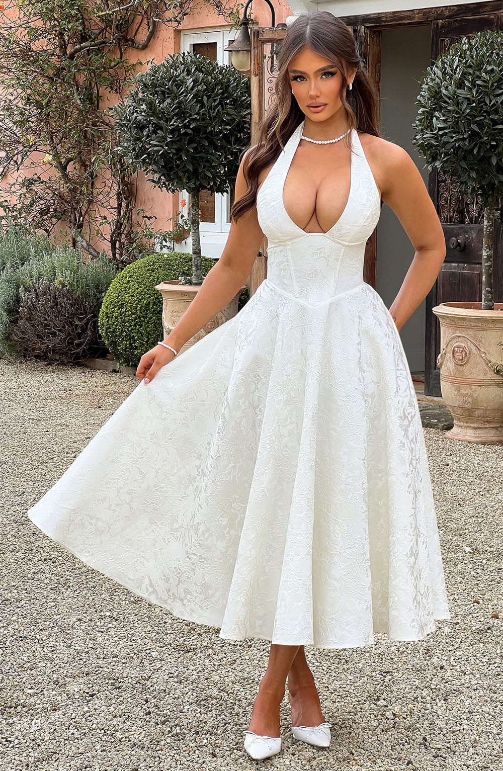 Beyaz Halter Yaka Midi Elbise