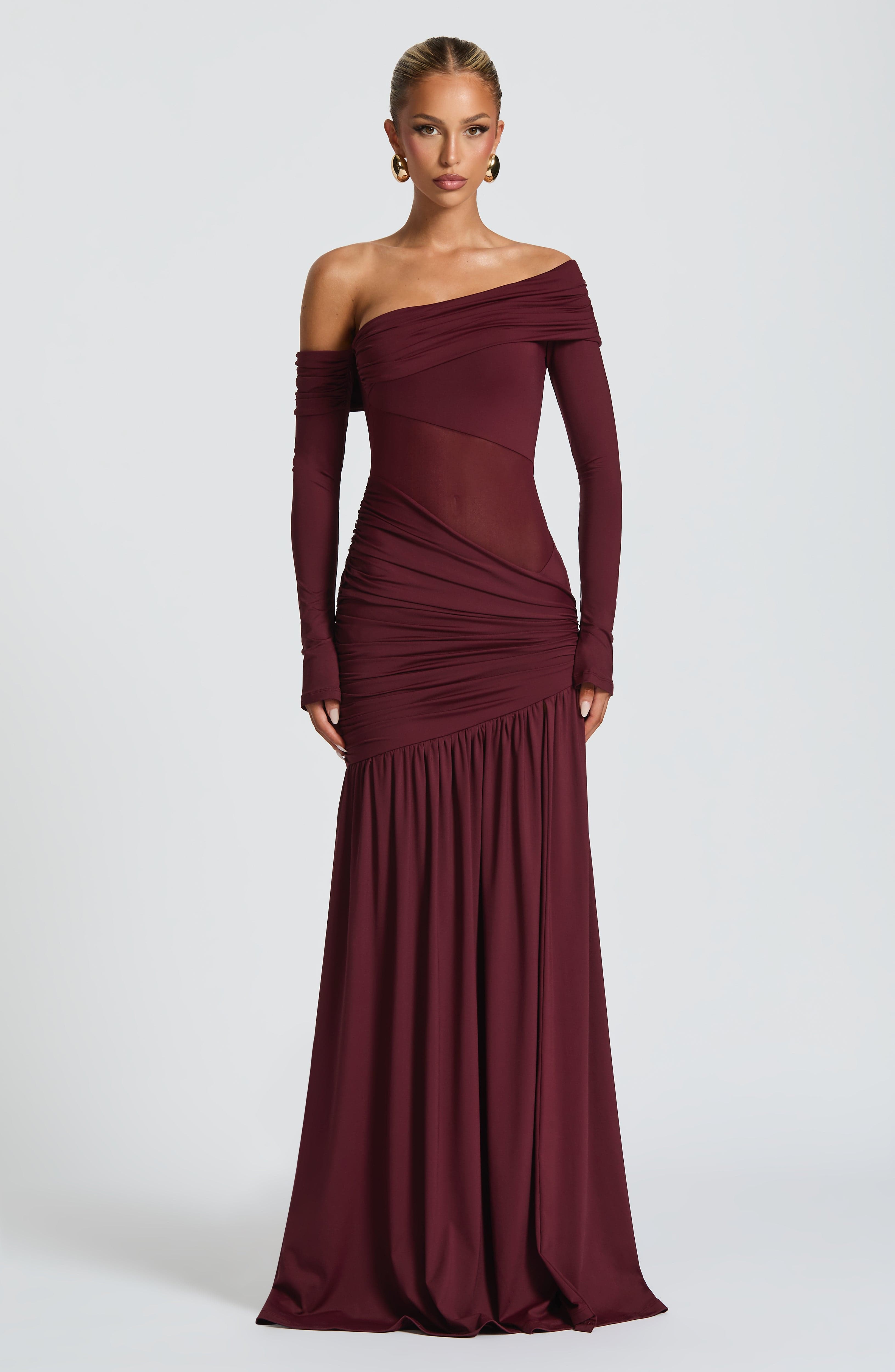 Bordo Omuz Açık Yırtmaçlı Maxi Elbise