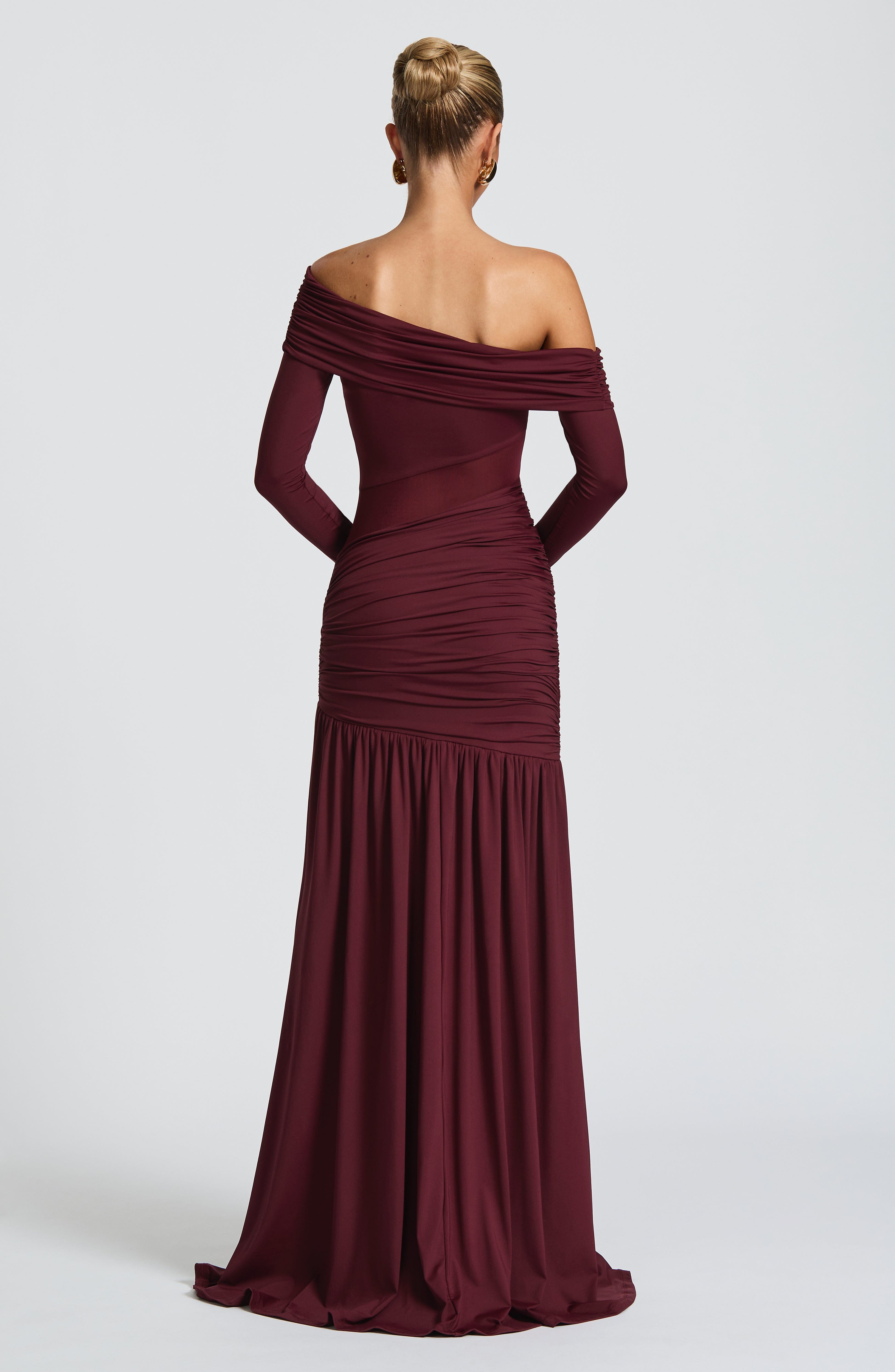 Bordo Omuz Açık Yırtmaçlı Maxi Elbise