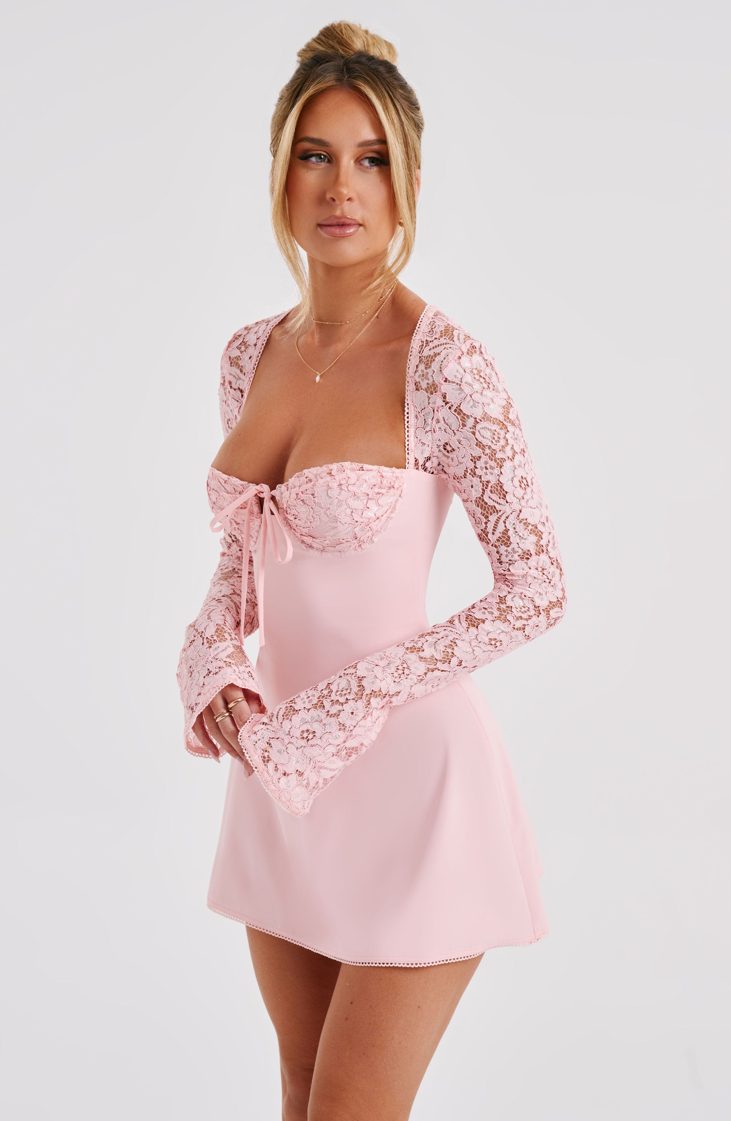 Pembe Dantel Kollu Mini Elbise