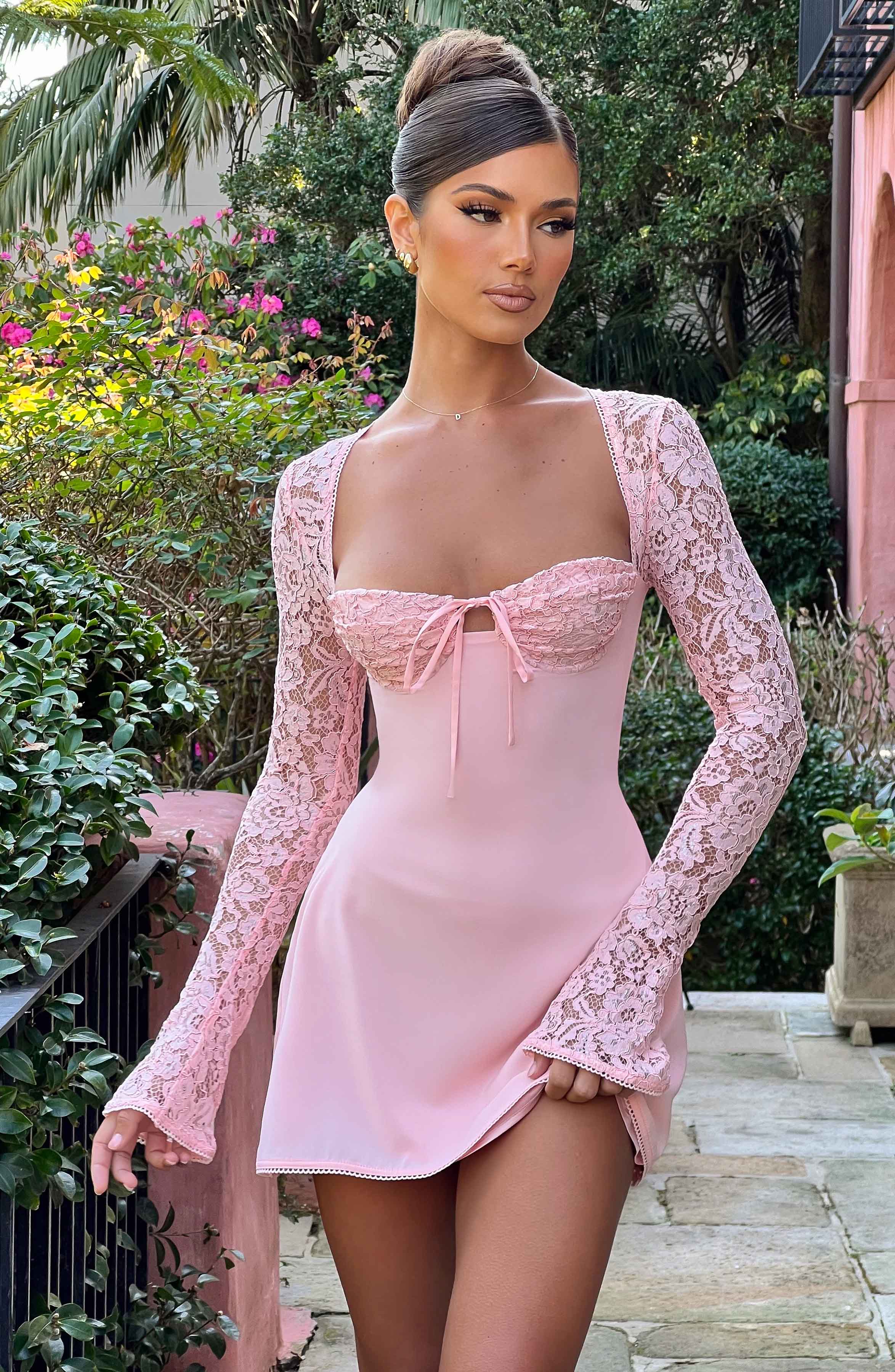 Pembe Dantel Kollu Mini Elbise