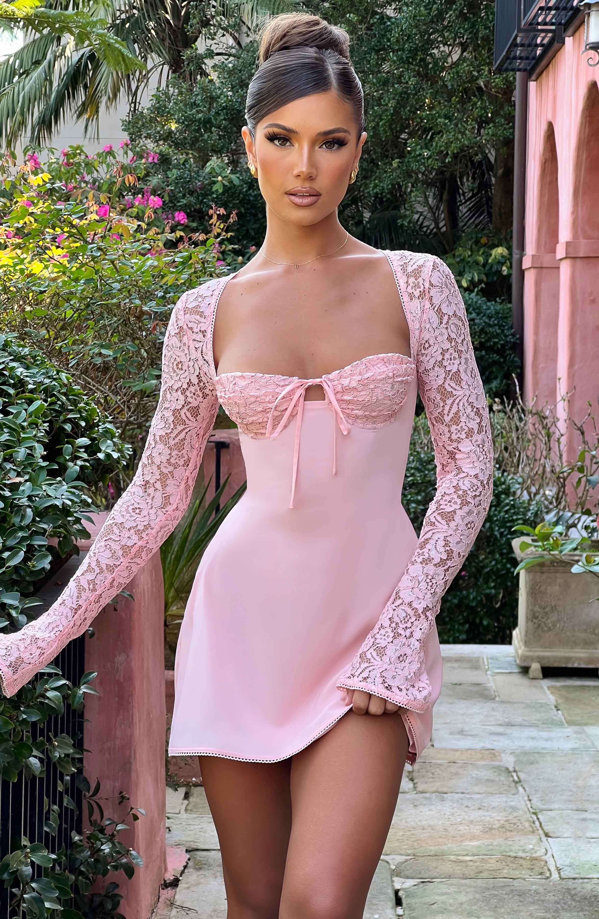 Pembe Dantel Kollu Mini Elbise