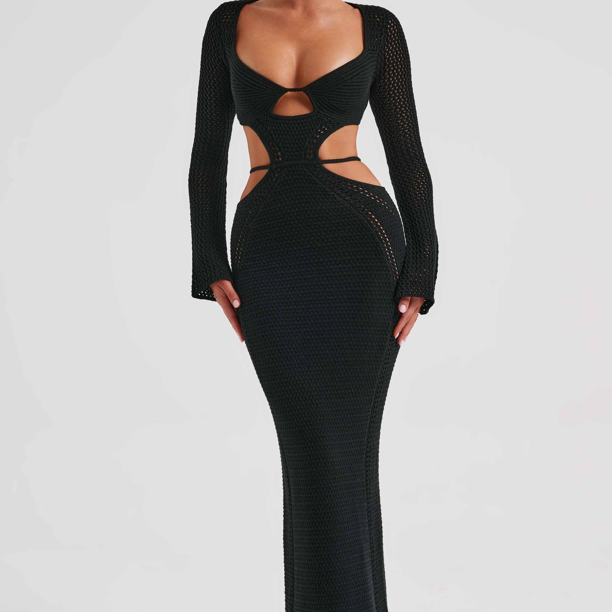 Siyah Cut-Out Maxi Elbise