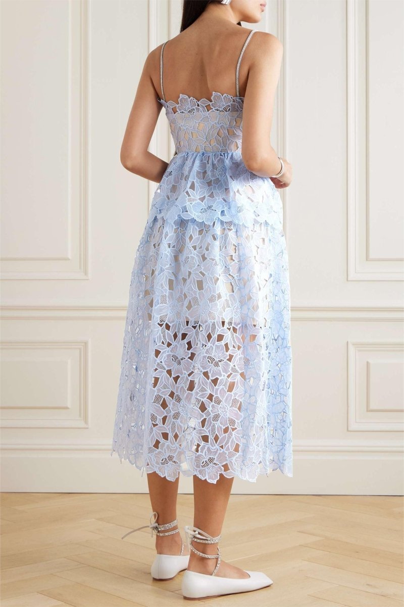 Ophelia Spitzenkleid mit Lagen und Trägern, Midi-Länge