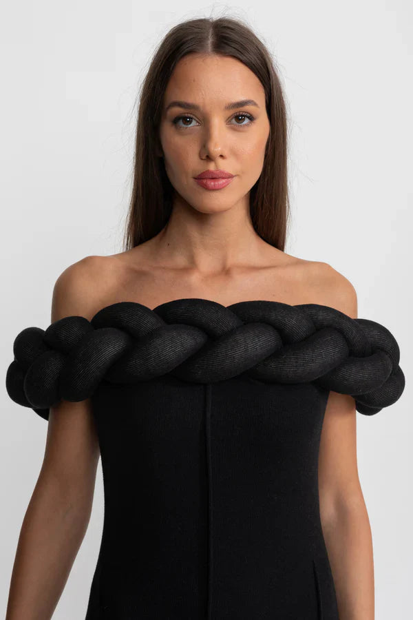 Omuzları Açık Örgülü Yakalı Maxi Elbise