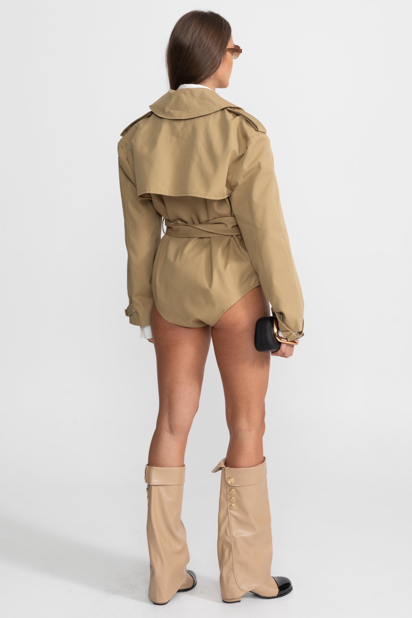 Trench-Body-Jacke mit Gürtel in der Taille und strukturiertem Kragen