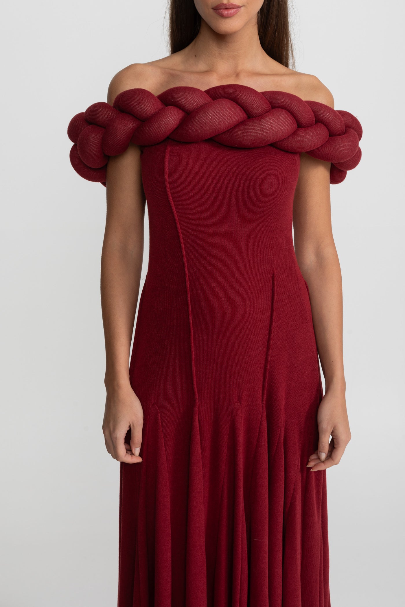 Omuzları Açık Örgülü Yakalı Maxi Elbise