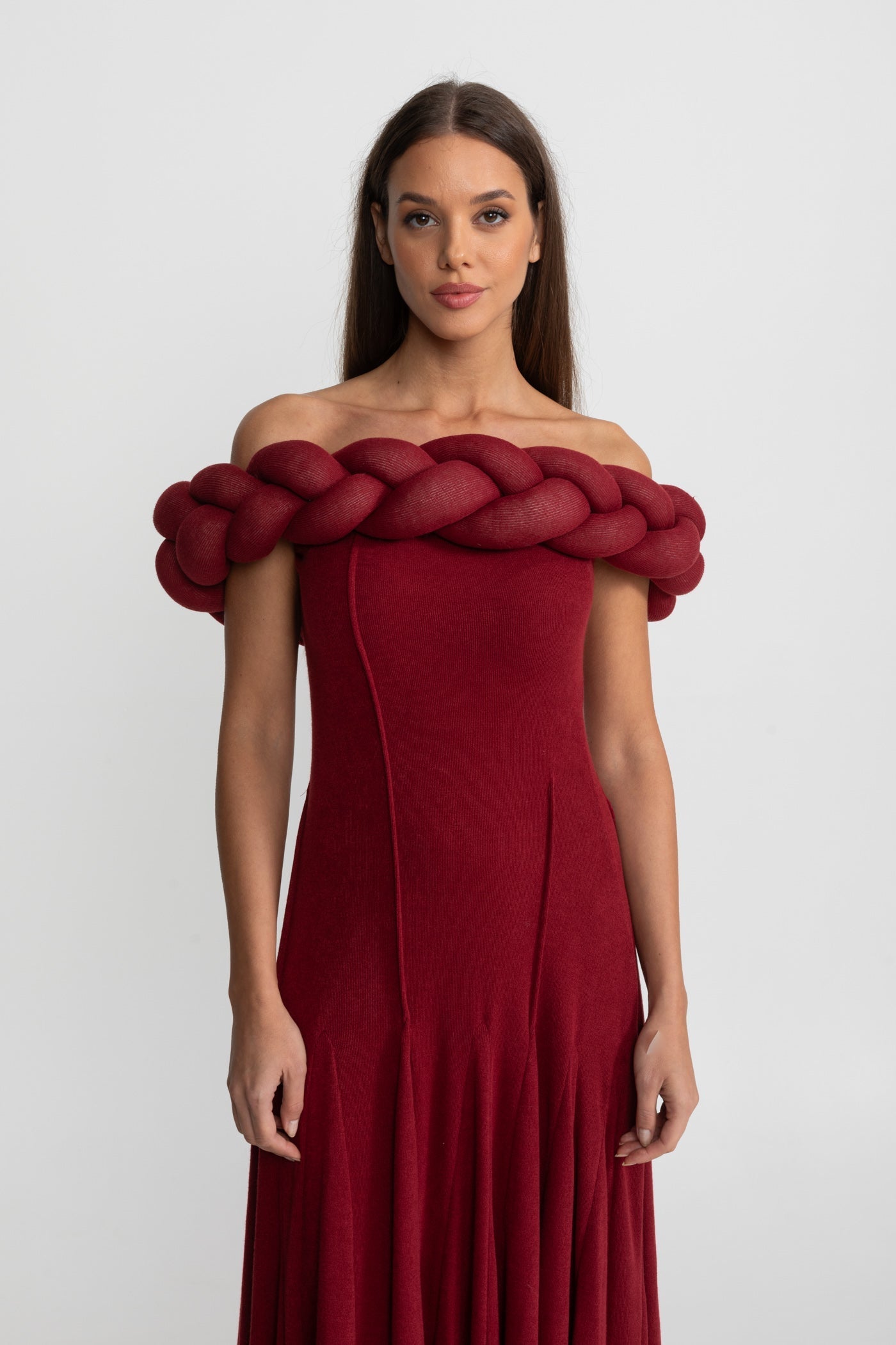 Omuzları Açık Örgülü Yakalı Maxi Elbise