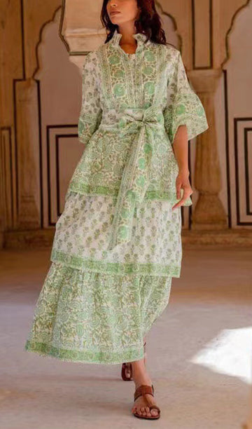 Çiçekli Puf Kollu Fit ve Flare Midi Elbise